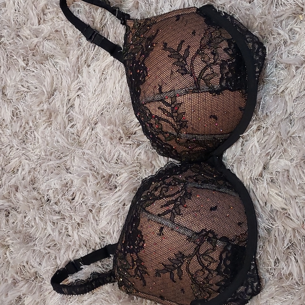 Victoria's Secret Black Lace Push Up Bra With Rhinestones, Size 32DD
